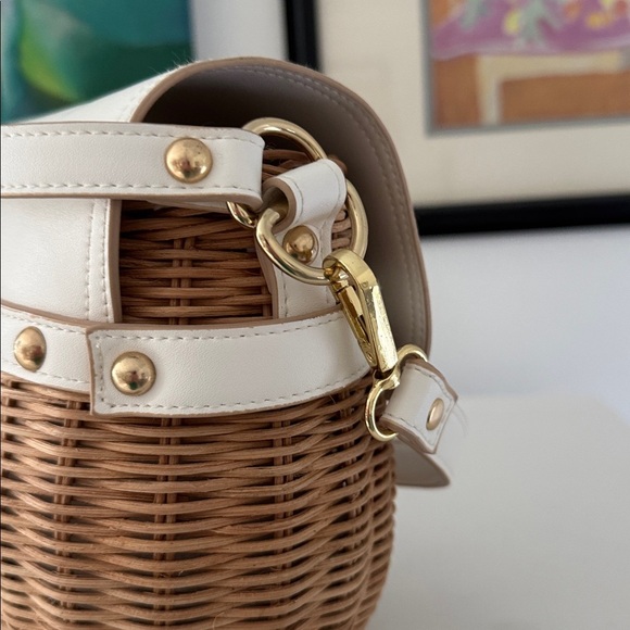 Wicker and White Leather Tommy Bahama Crossbody Bag - Picture 8 of 8